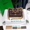 Replica Bottega Veneta THE CHAIN CASSETTE Expedited Delivery 631421 Chocolates JH09224Yp41